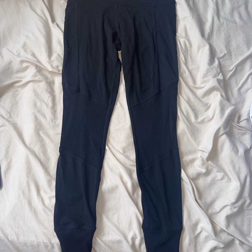 Athleta Black High-Waist Active Leggings with pockets